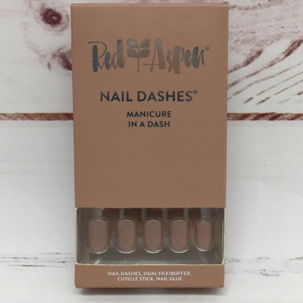 Red Aspen Nail Dashes Marciamallow Short Square New Retired #1444